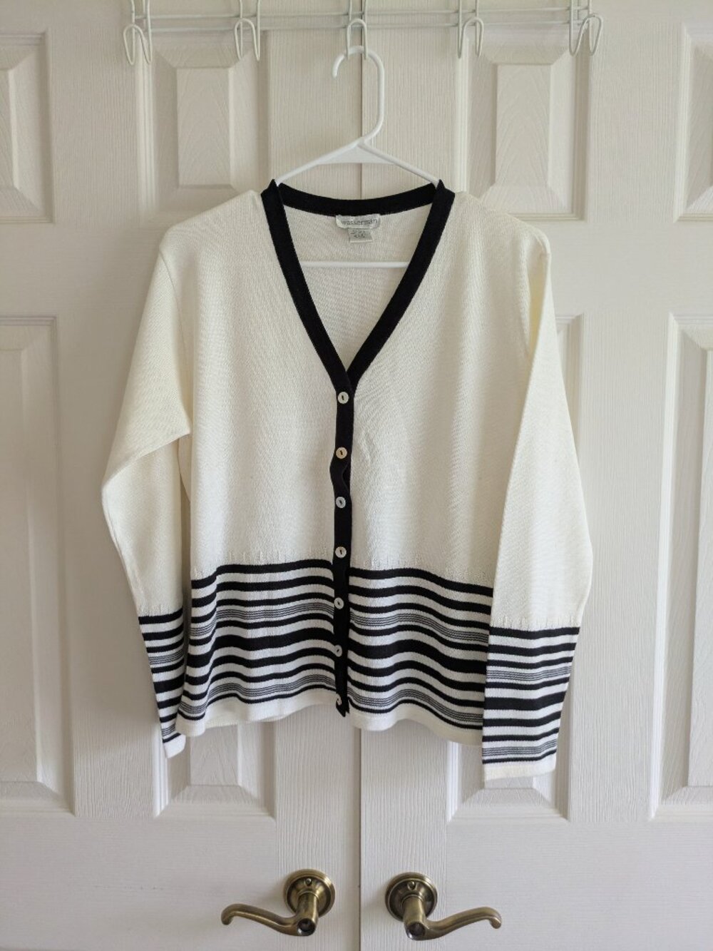 Wasserman White/Navy Stripe Sweater in size L